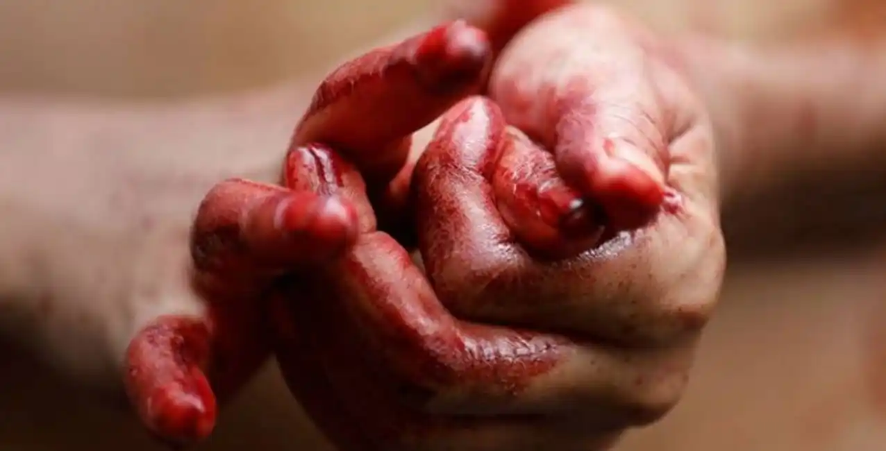Escribió una carta con su propia sangre y logró que condenaran a su padre a cadena perpetua