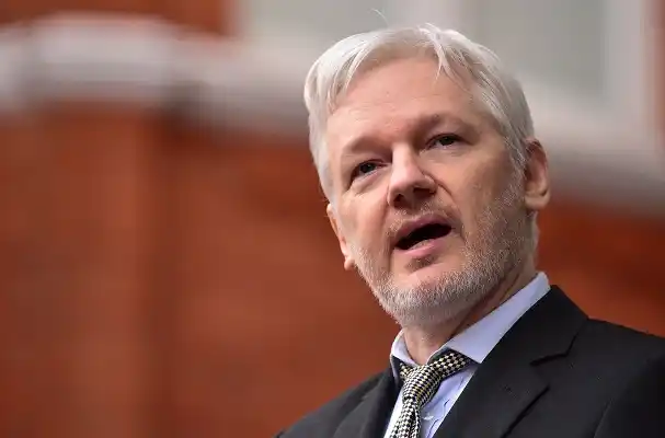 Ecuador le cortó Internet a Julián Assange