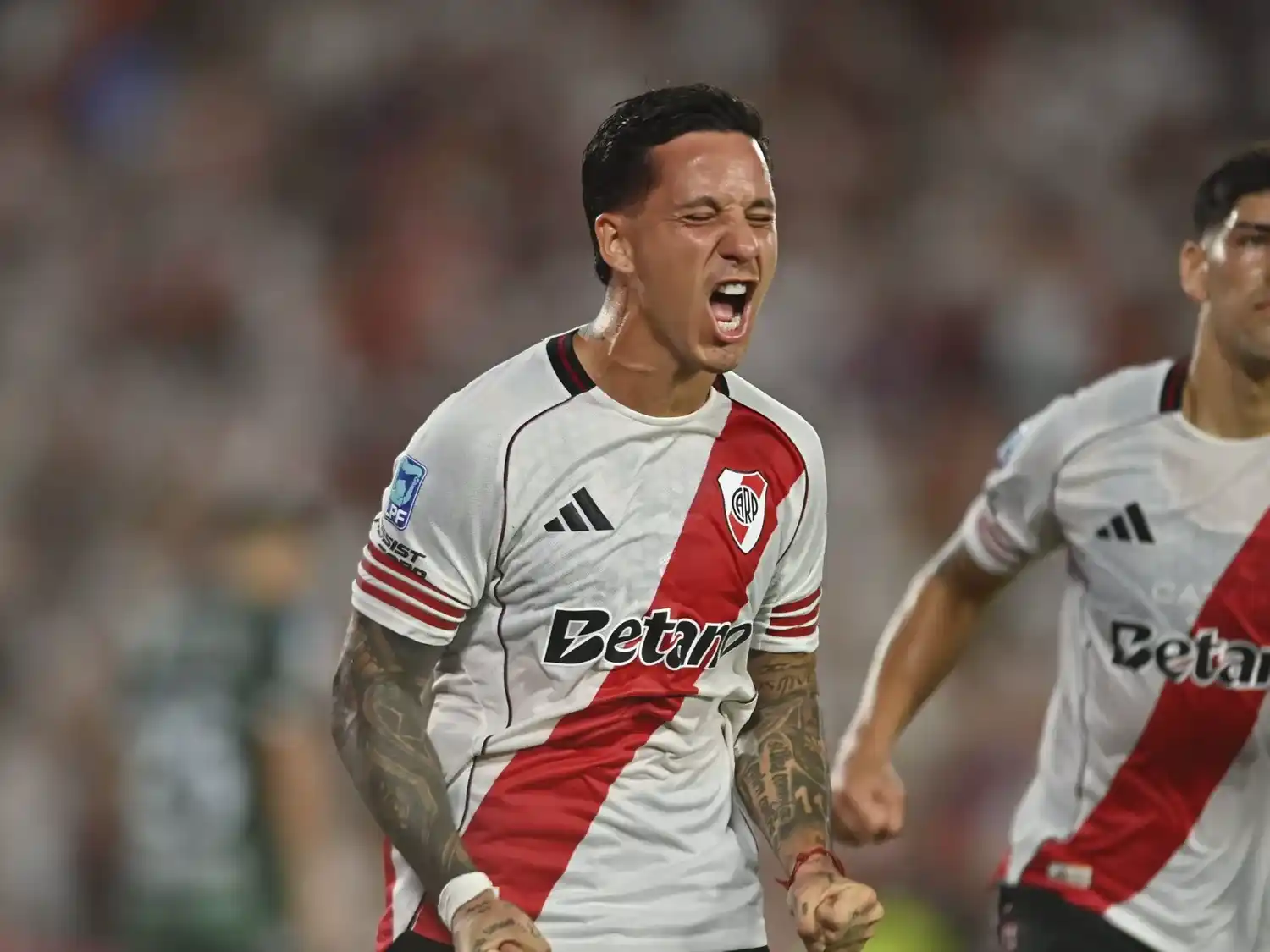 Driussi celebra la apertura del marcador.