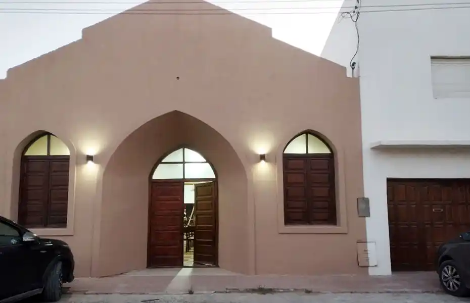 Robaron en una iglesia y una cámara delató a los ladrones