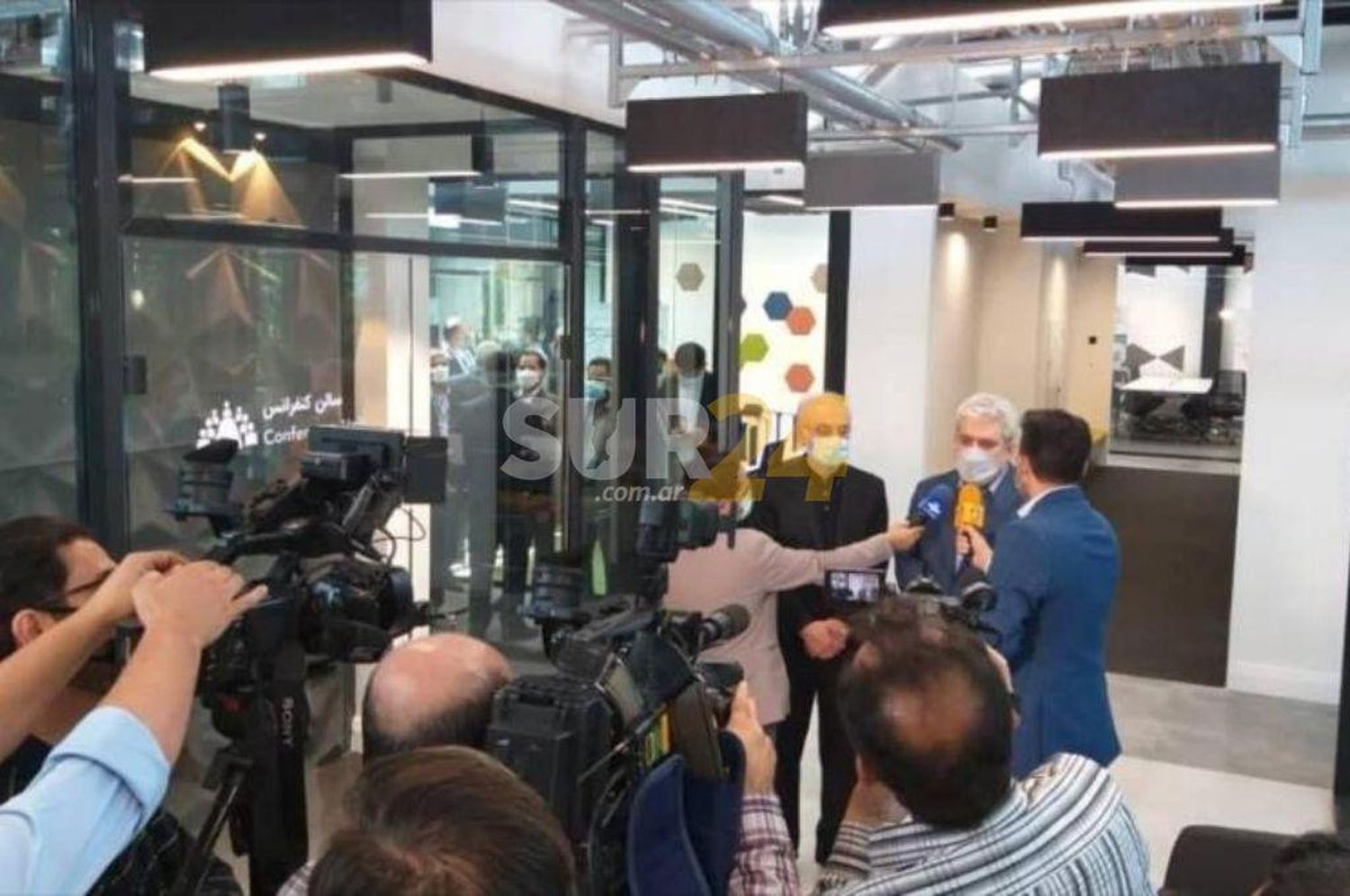 Irán inaugura centro para comercializar logros nucleares