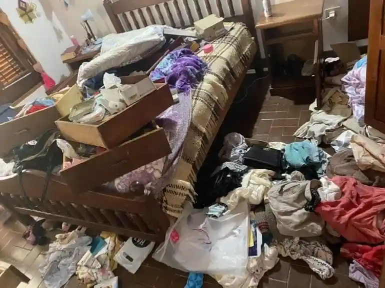 Fueron a almorzar y cuando volvieron a su casa se encontraron con un panorama desolador