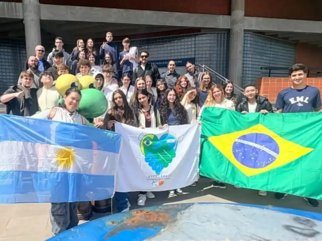Estudiantes concordienses representan nuestra ciudad en Brasil