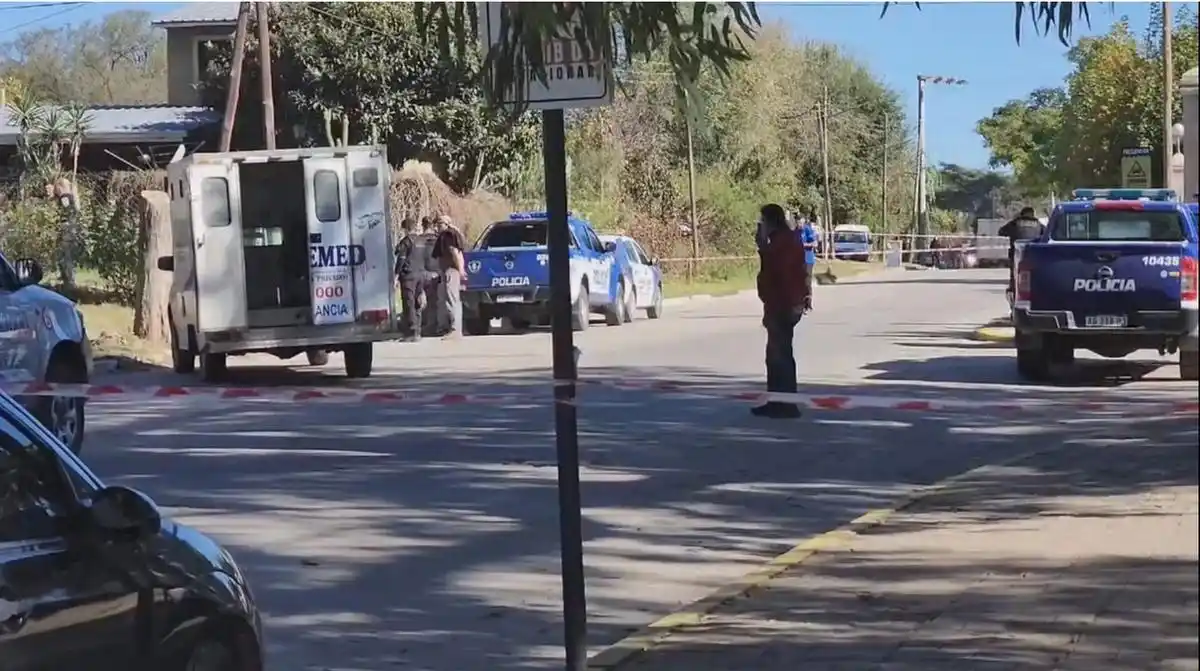 El trágico episodio ocurrió este mediodía en las inmediaciones del cementerio de esa ciudad. (Foto: Cadena 3)