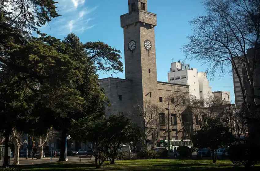 Proponen un aumento salarial a los municipales del 30% para este 2018