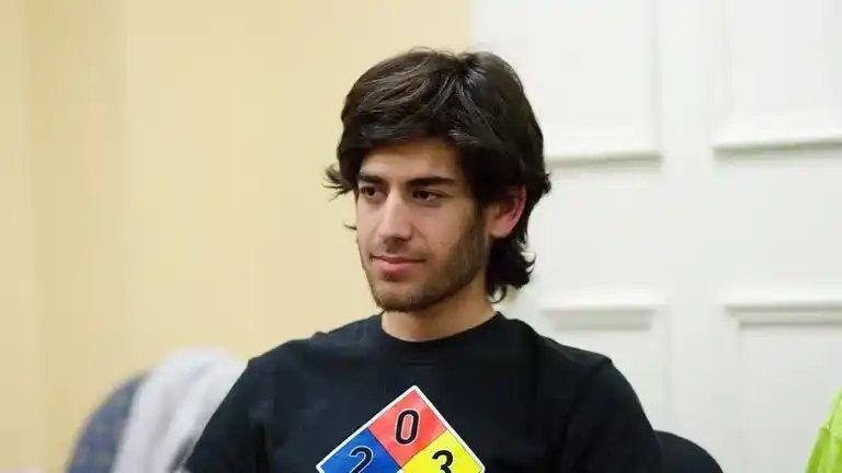 El legado de Aaron Swartz, el ingeniero que se convirtió en “mártir” de la internet libre