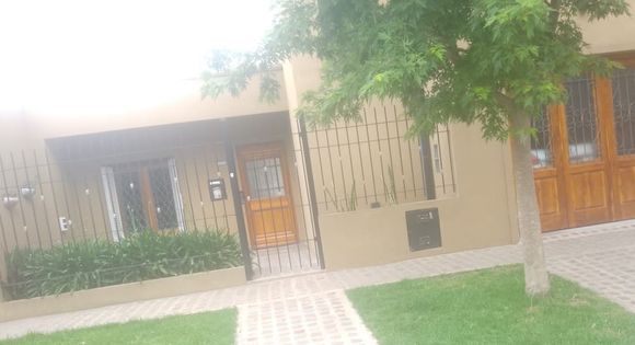 Seis encapuchados asaltaron a un grupo de amigos que festejaban un cumpleaños