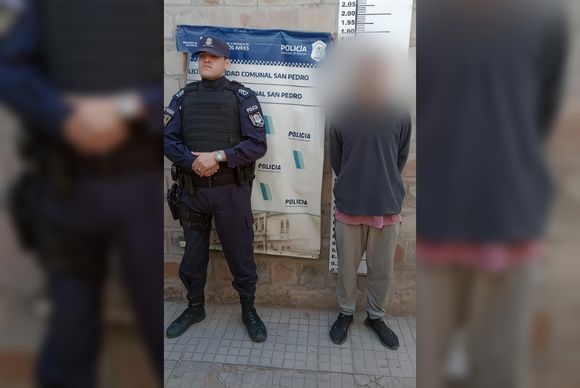 Detenido por pegarle una trompada a un policía