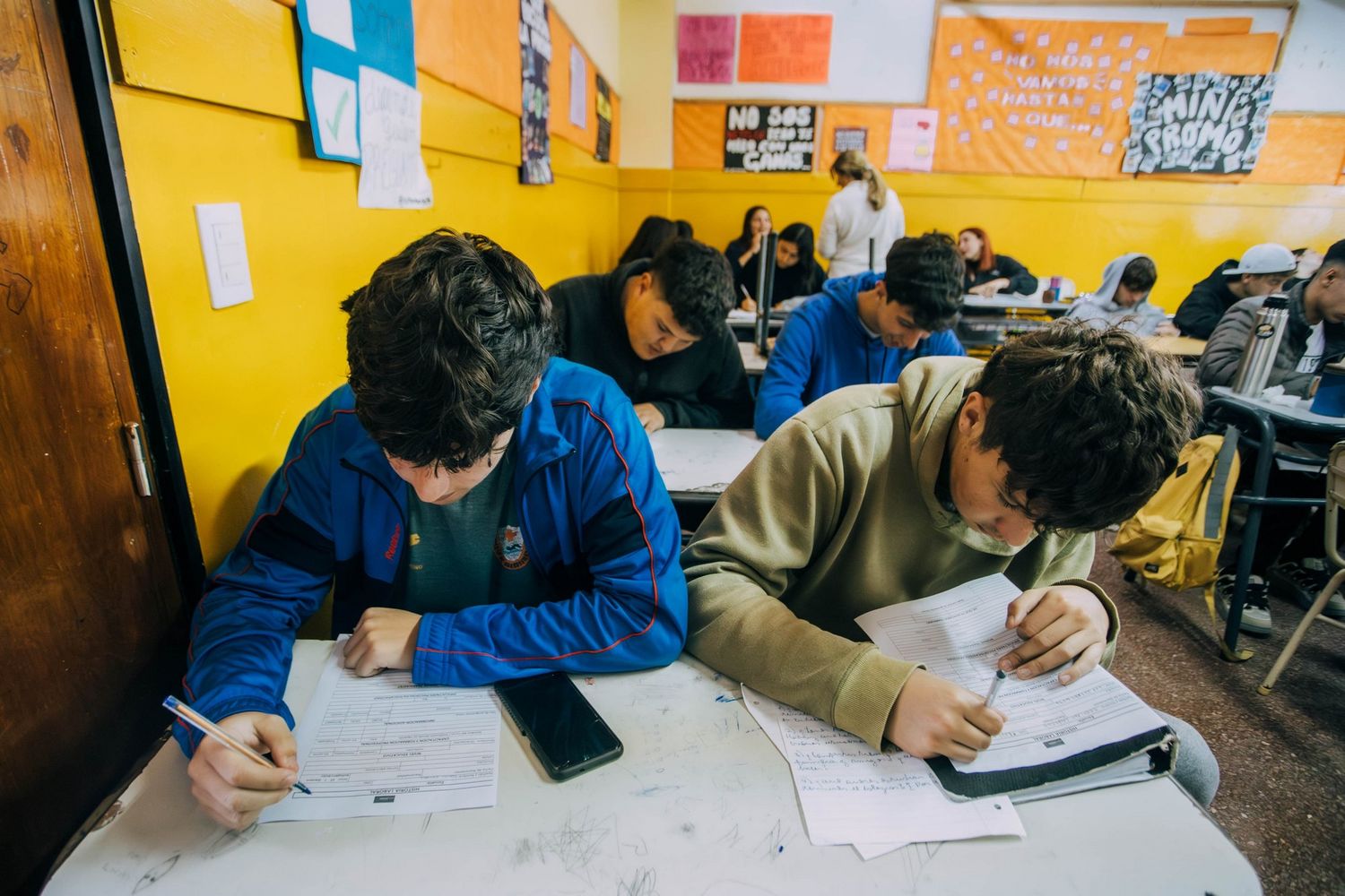 Estas capacitaciones se llevan a cabo en instituciones educativas y centros de formación de la ciudad.