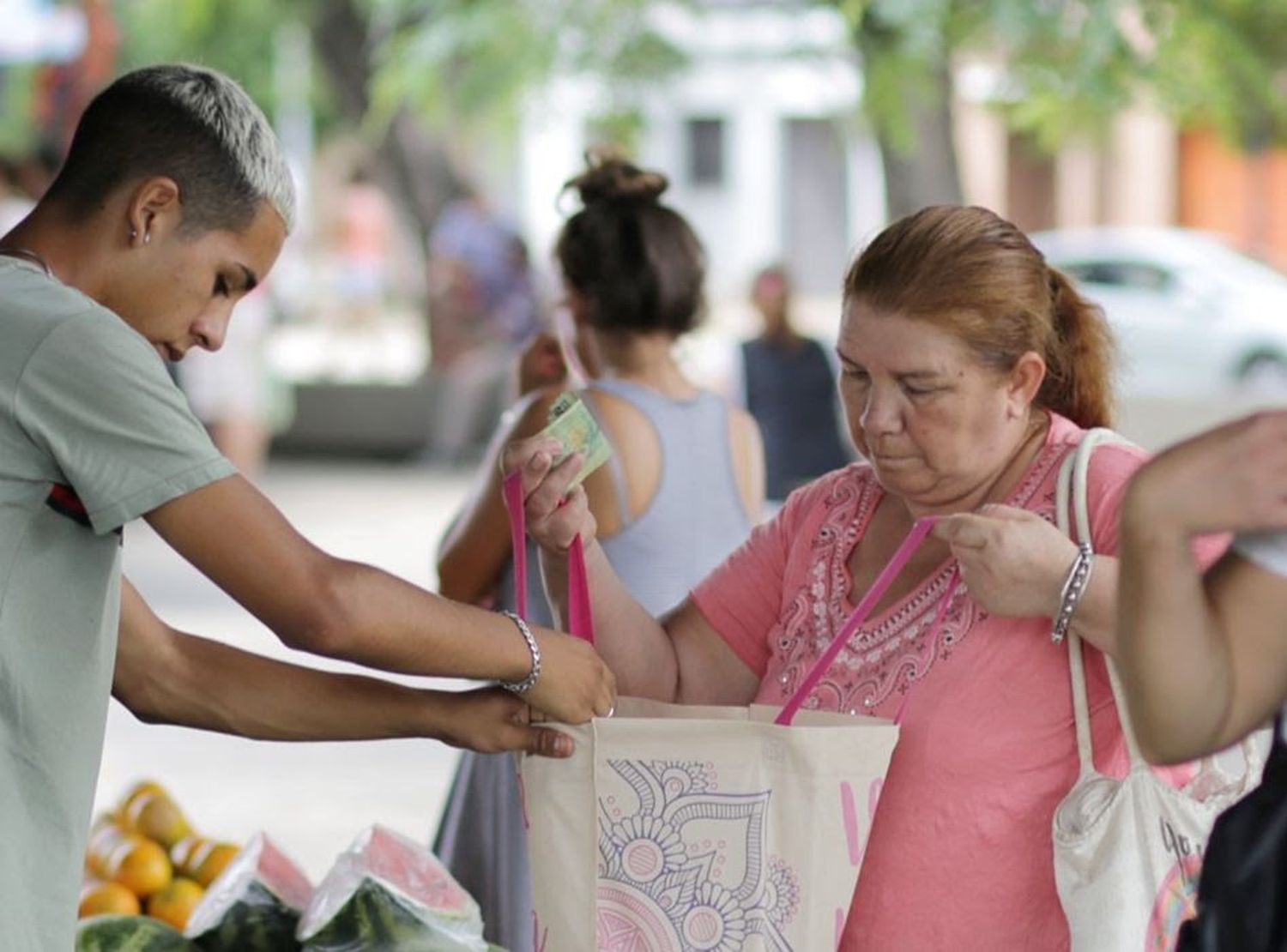 La Municipalidad facilita la venta de pescado de mar a precios populares