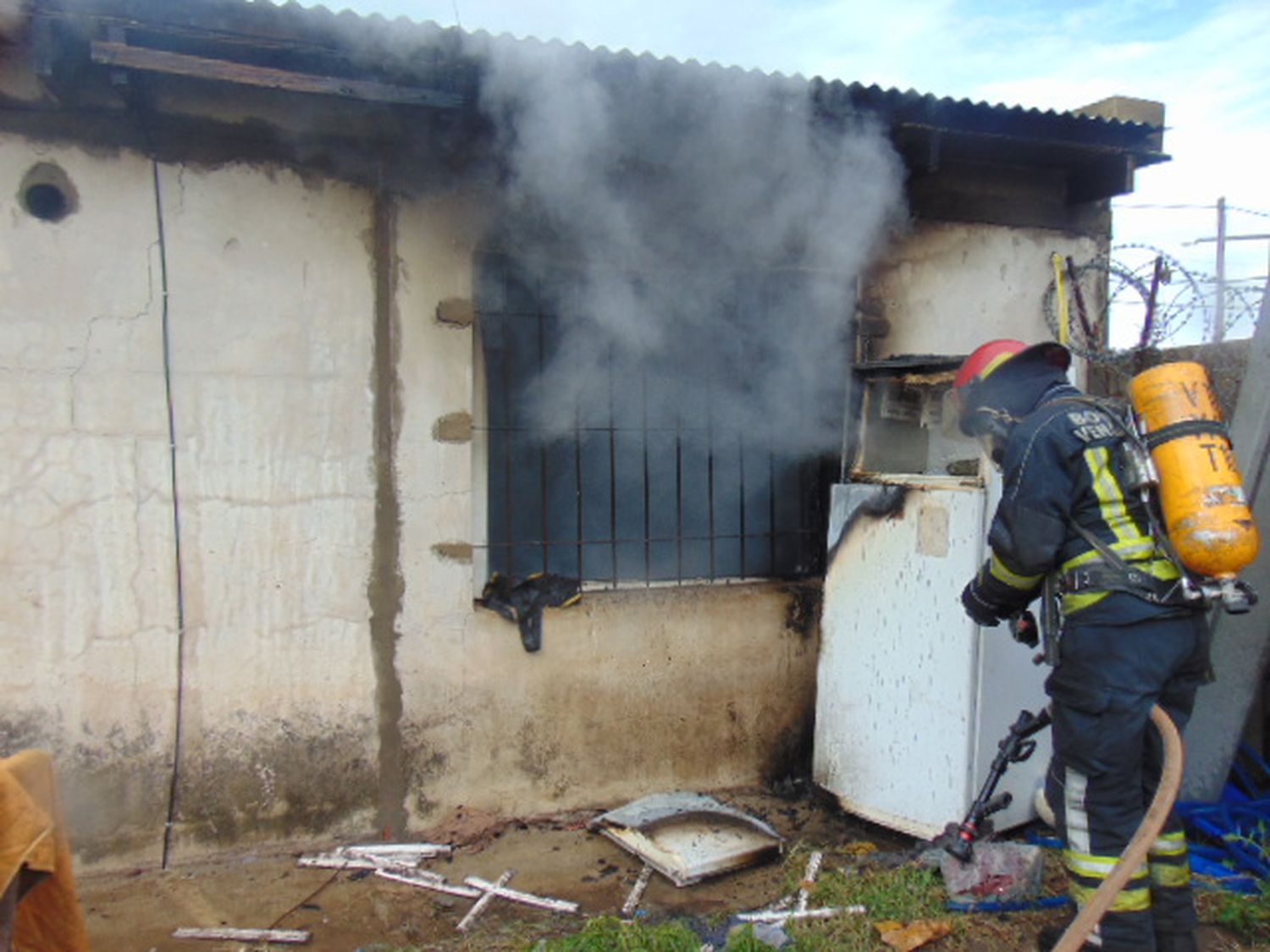 Importante incendio en una vivienda de calle Dimmer