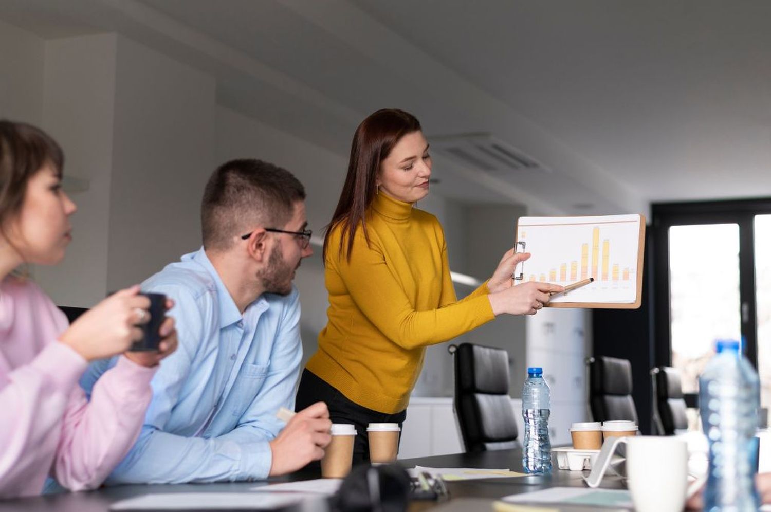 Se interrumpió la suba en ventas minoristas y la industria se deterioró por tercer mes consecutivo en abril.