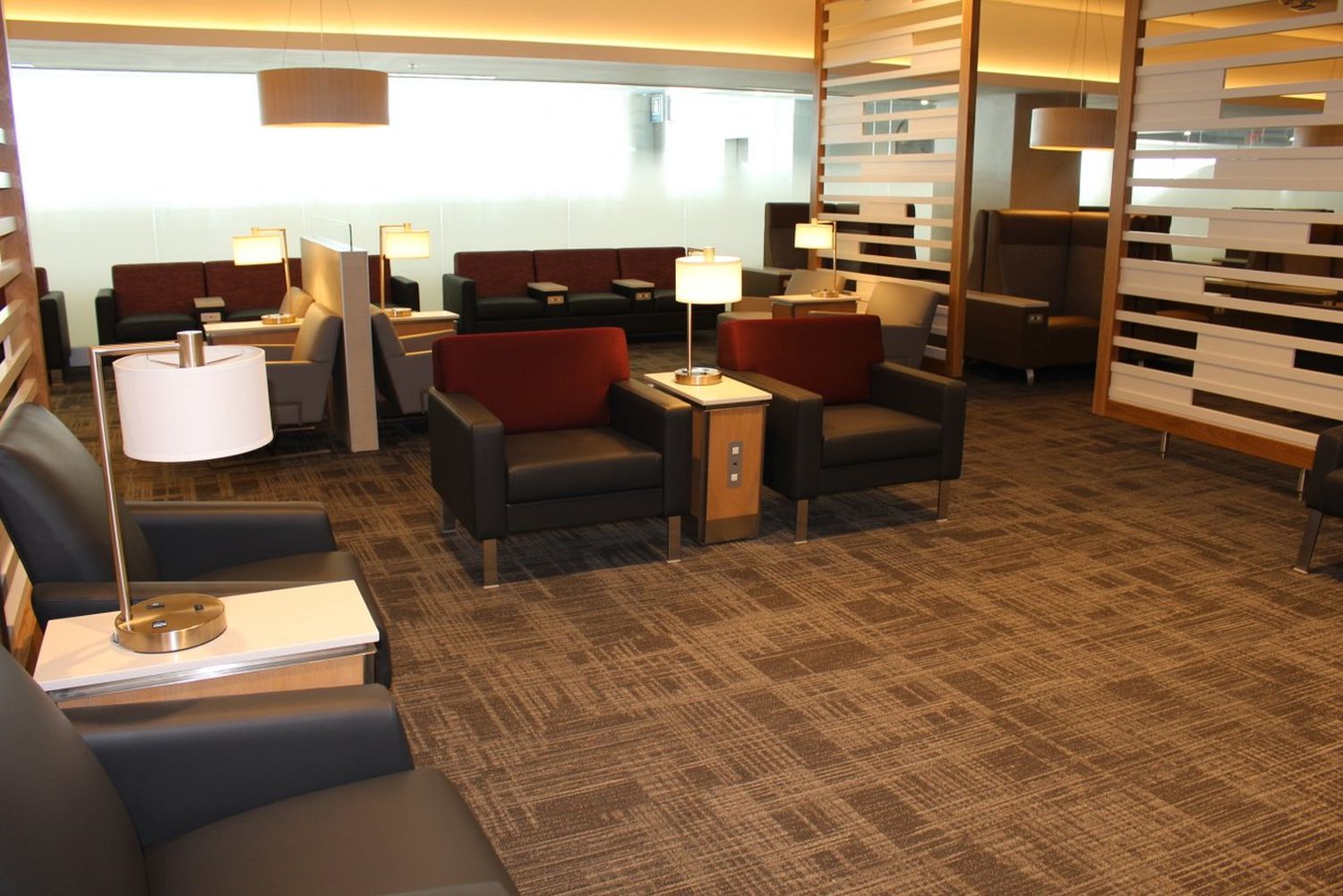 American Airlines abre su Flagship First Dining y Flagship Lounge en Miami