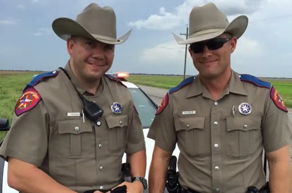 Los departamentos de policía de Texas tienen un bajo porcentaje de oficiales bilingües.