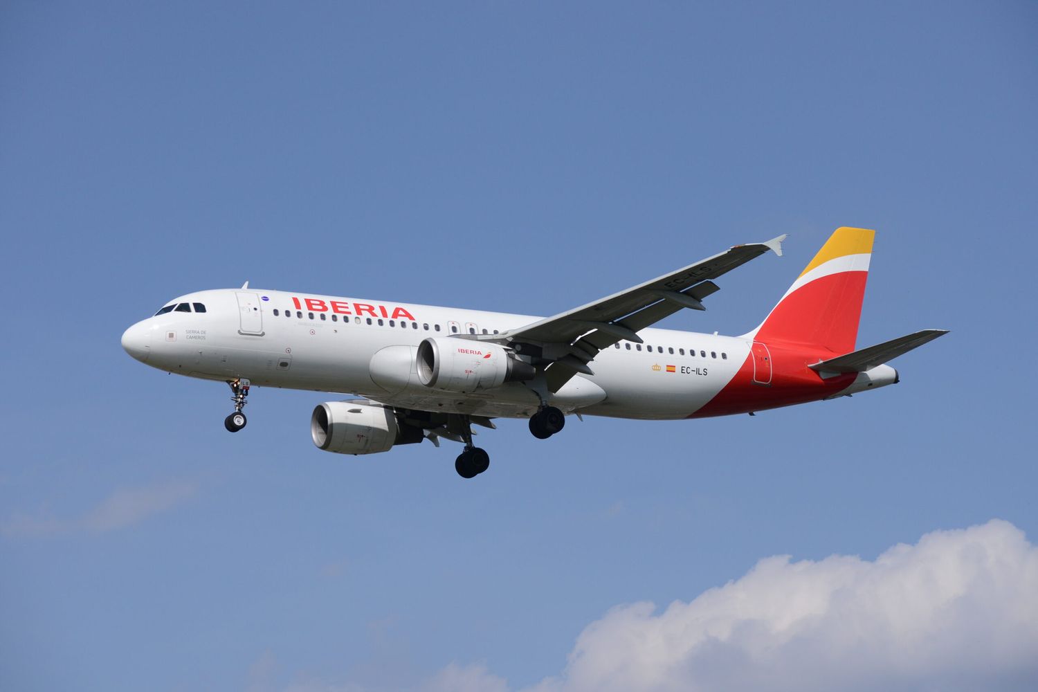 Iberia leaves pandemic behind and boosts flights to Portugal