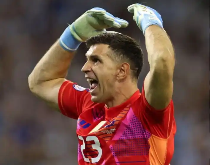 El trabajo psicológico de Dibu Martínez en los penales de Argentina-Ecuador que pasó desapercibido