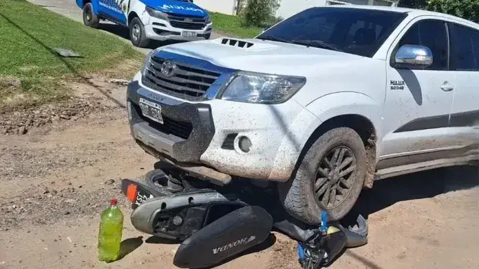 Un chico de 12 años conducía una moto y resultó herido al chocar con una camioneta