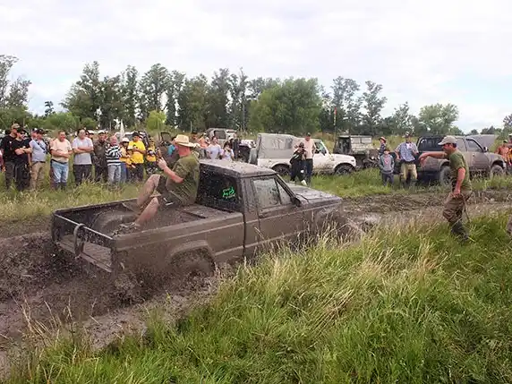 A puro barro y camaradería: Gualeguay vive el 8º Encuentro Nacional de Jeeperos
