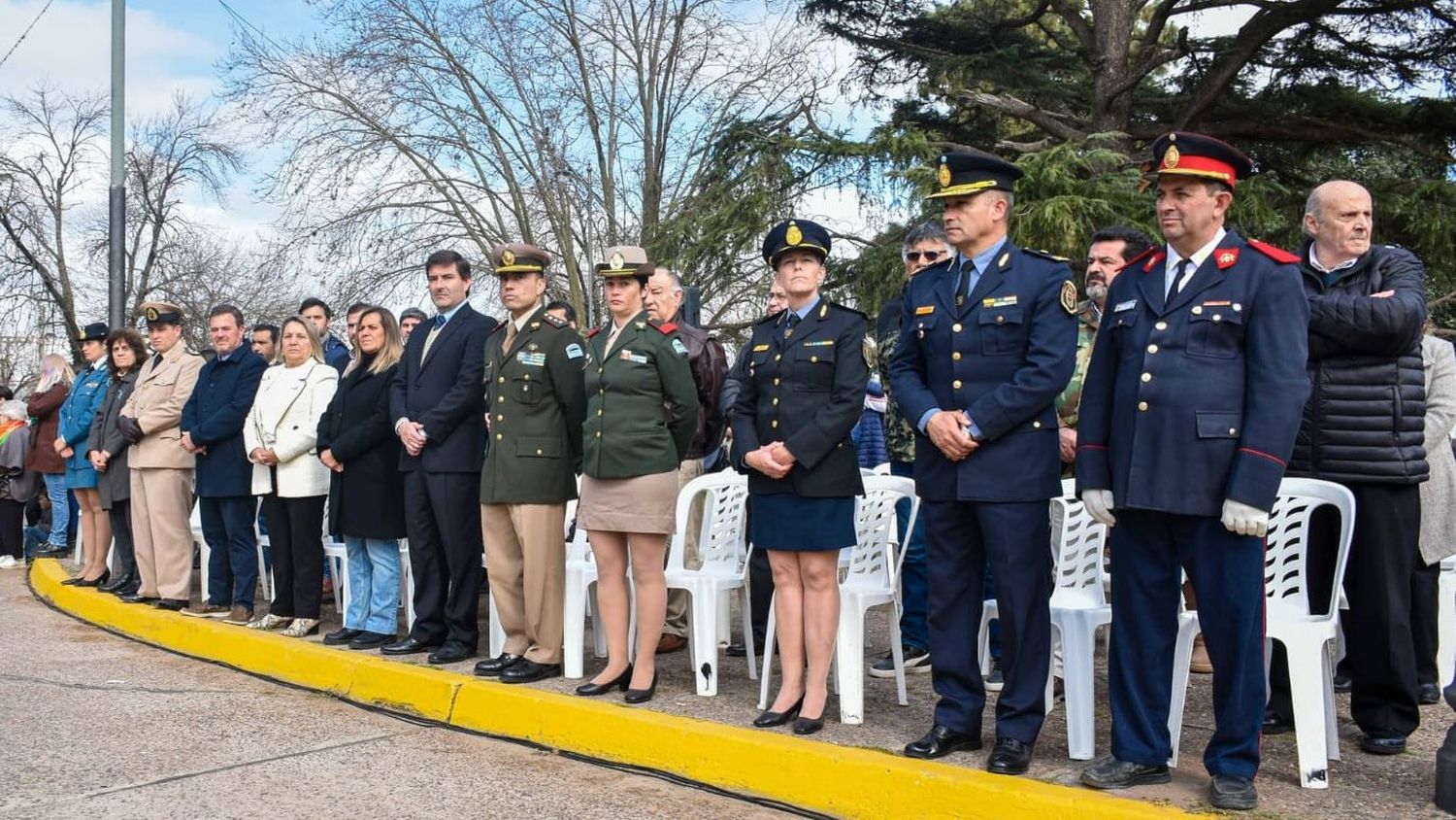 Junto a autoridades nacionales, provinciales y locales en un acto-