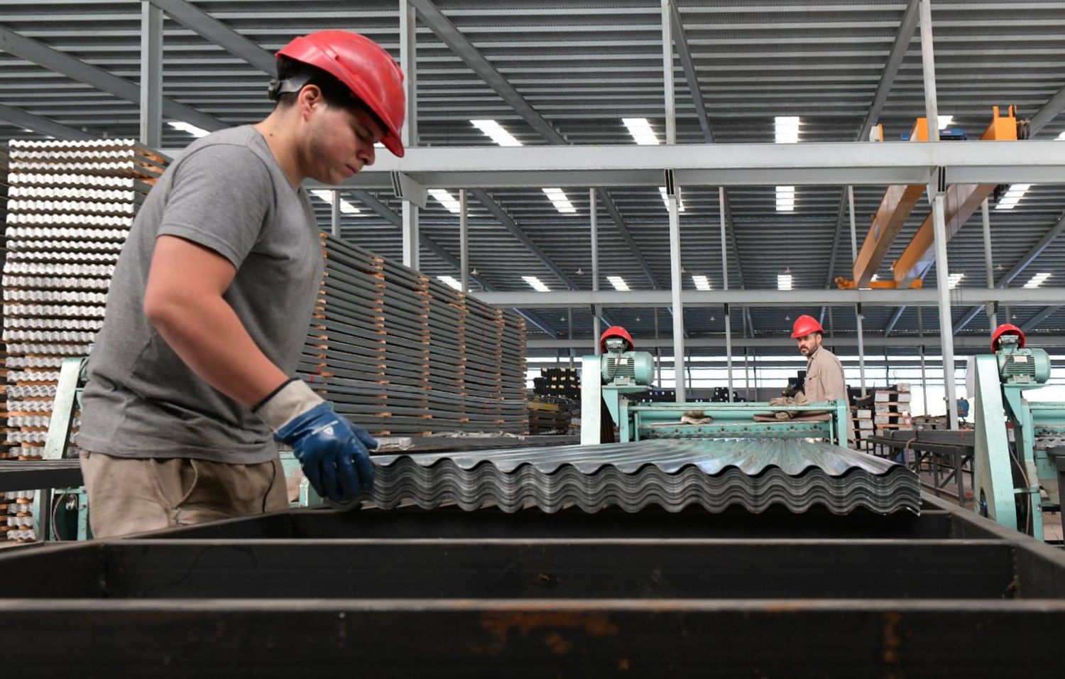 La construcción cayó en marzo 42,2 por ciento, con obras públicas paralizadas