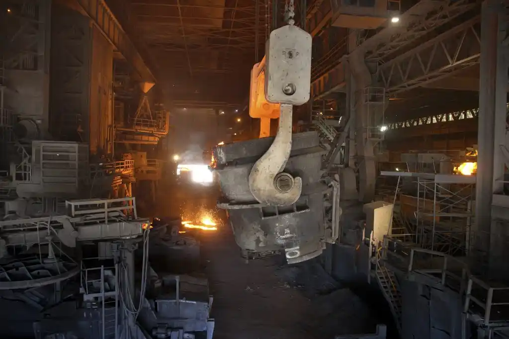 La industria creció 2,3 por ciento en abril y recortó la caída a 8,8 por ciento