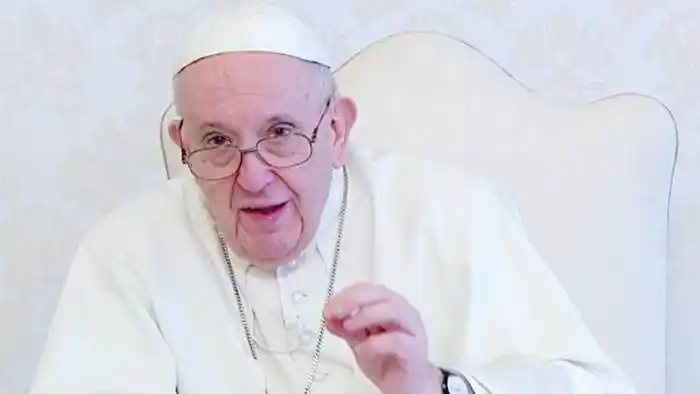 "Se necesitan decisiones que conviertan las armas en comida", dijo el Papa