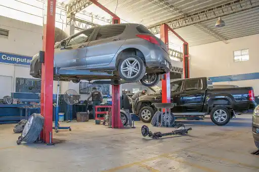 Bancos, talleres y gomerías: Los que seguro vuelven al trabajo 