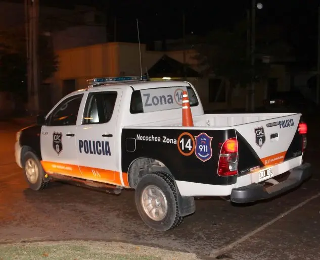 Le pateó la puerta de la casa a su expareja y fue capturado