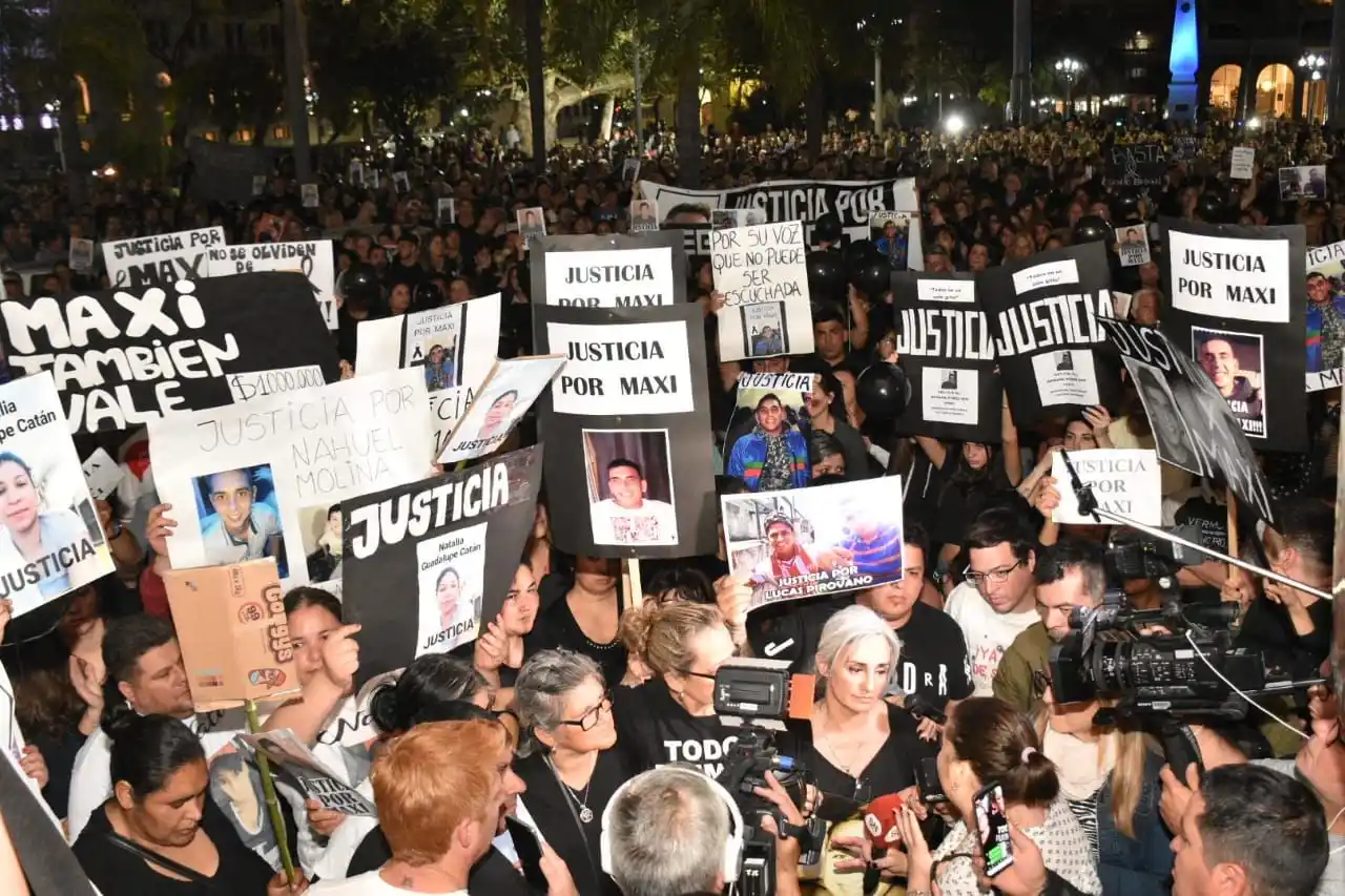 Multitudinaria marcha por Maxi Olmos y otras víctimas de la inseguridad