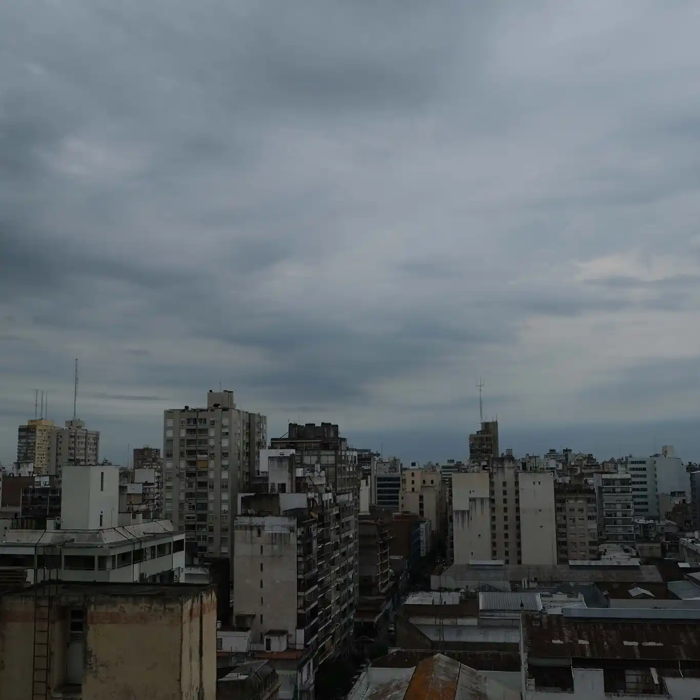 Fueron desde Villaguay a cambiar dólares a un “conocido” en Rosario y les robaron casi $2 millones