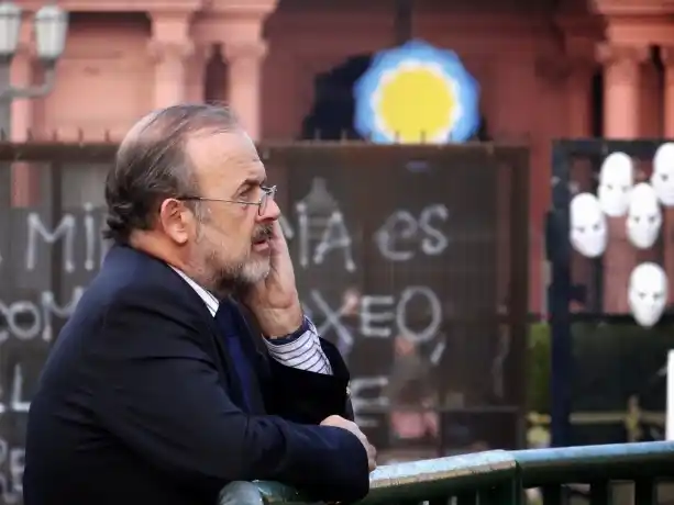 Denuncian a otro candidato del PRO por contrataciones irregulares