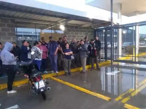 Los trabajadores despedidos de SIAM piden que las autoridades acaten la conciliación obligatoria