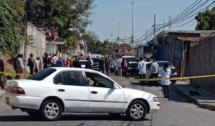 ¡NO CONTARON CON SU ASTUCIA! Comprador de Marketplace ultimó a dos antisociales que intentaron raptarlo