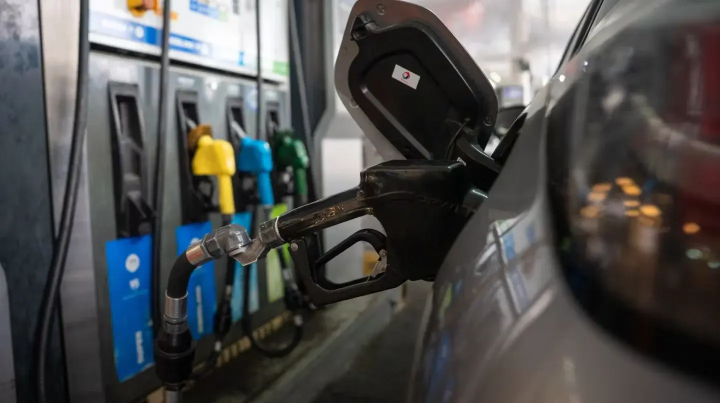 Las petroleras aumentaron los precios de los combustibles mientras YPF mantiene sus valores