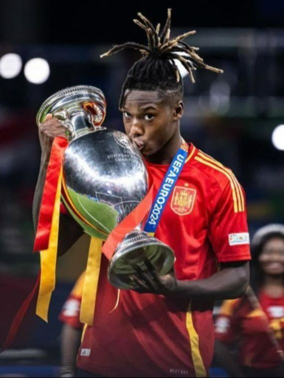 La increíble historia de Nico Williams: De cruzar el desierto a la Eurocopa