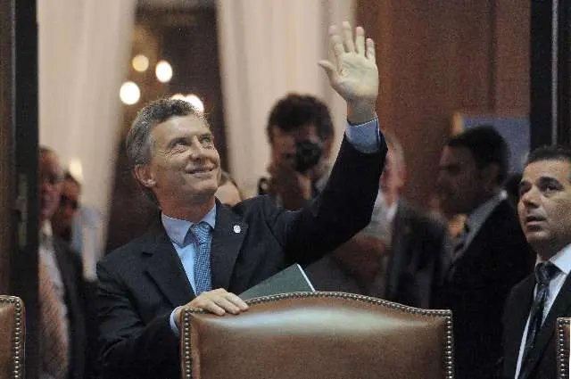 Macri abrió el año legislativo y habló con Scioli "para conformar una mesa de trabajo"