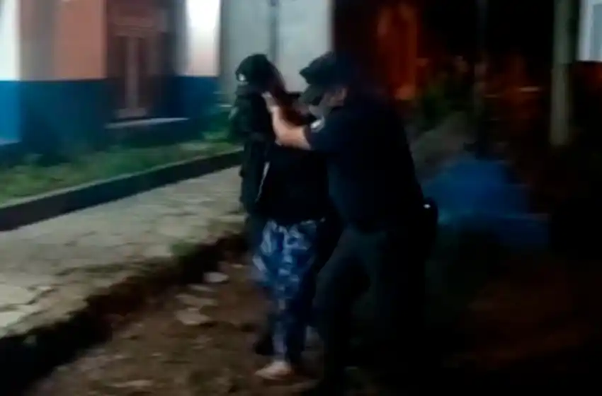 Entró a la casa y le robó dinero a una joven madre con su bebe en brazos