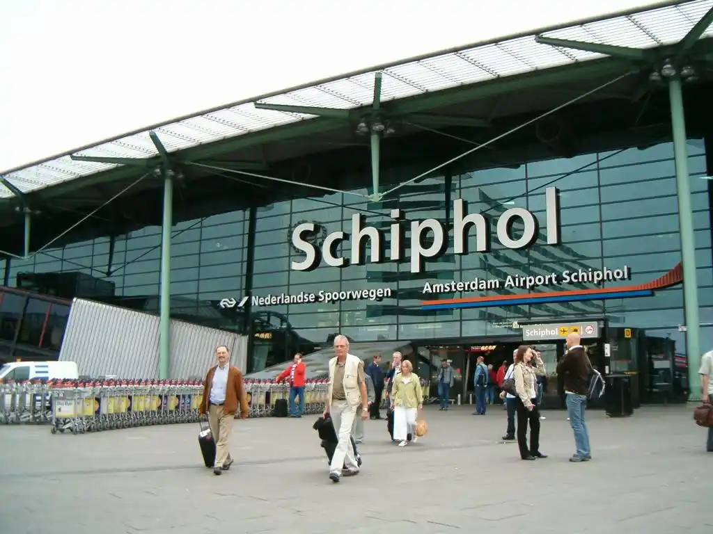Reforzaron la seguridad del aeropuerto de Amsterdam