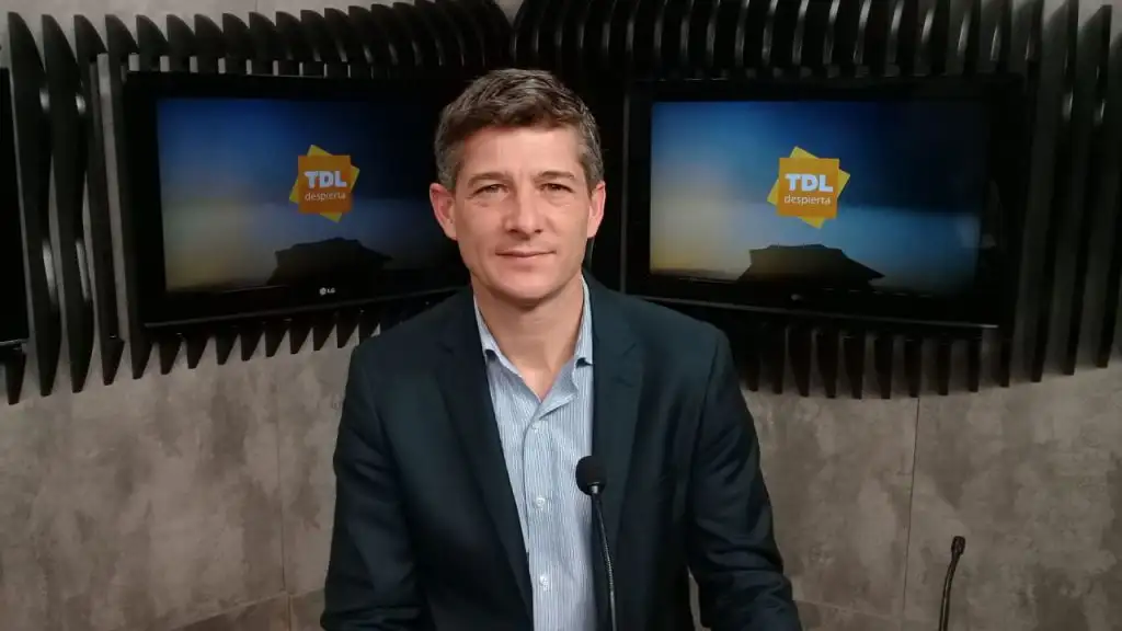 Facundo Llano en el desayuno de Tandil Despierta