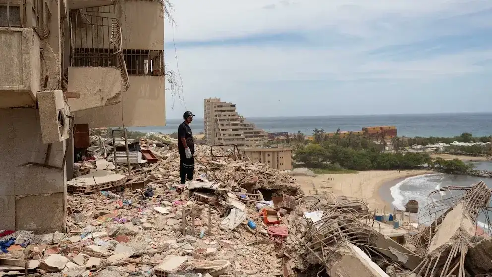 A cinco días de los terremotos, los rescatistas trabajan a contrarreloj para hallar sobrevivientes entre los escombros