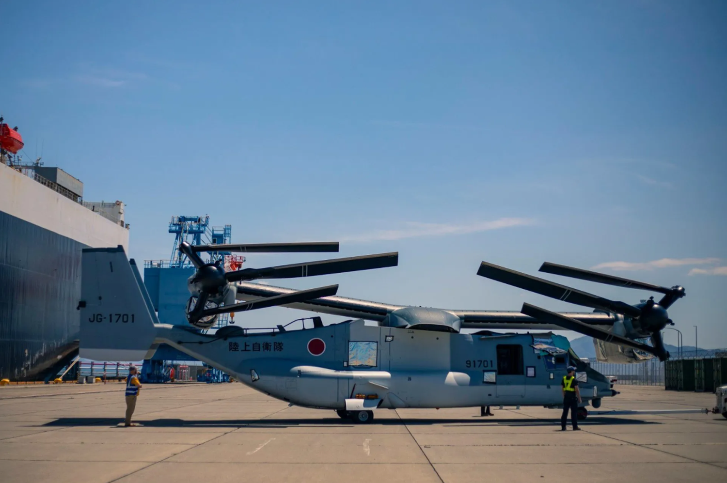 Los primeros dos Bell-Boeing V-22 Osprey de la JGSDF ya están en Japón