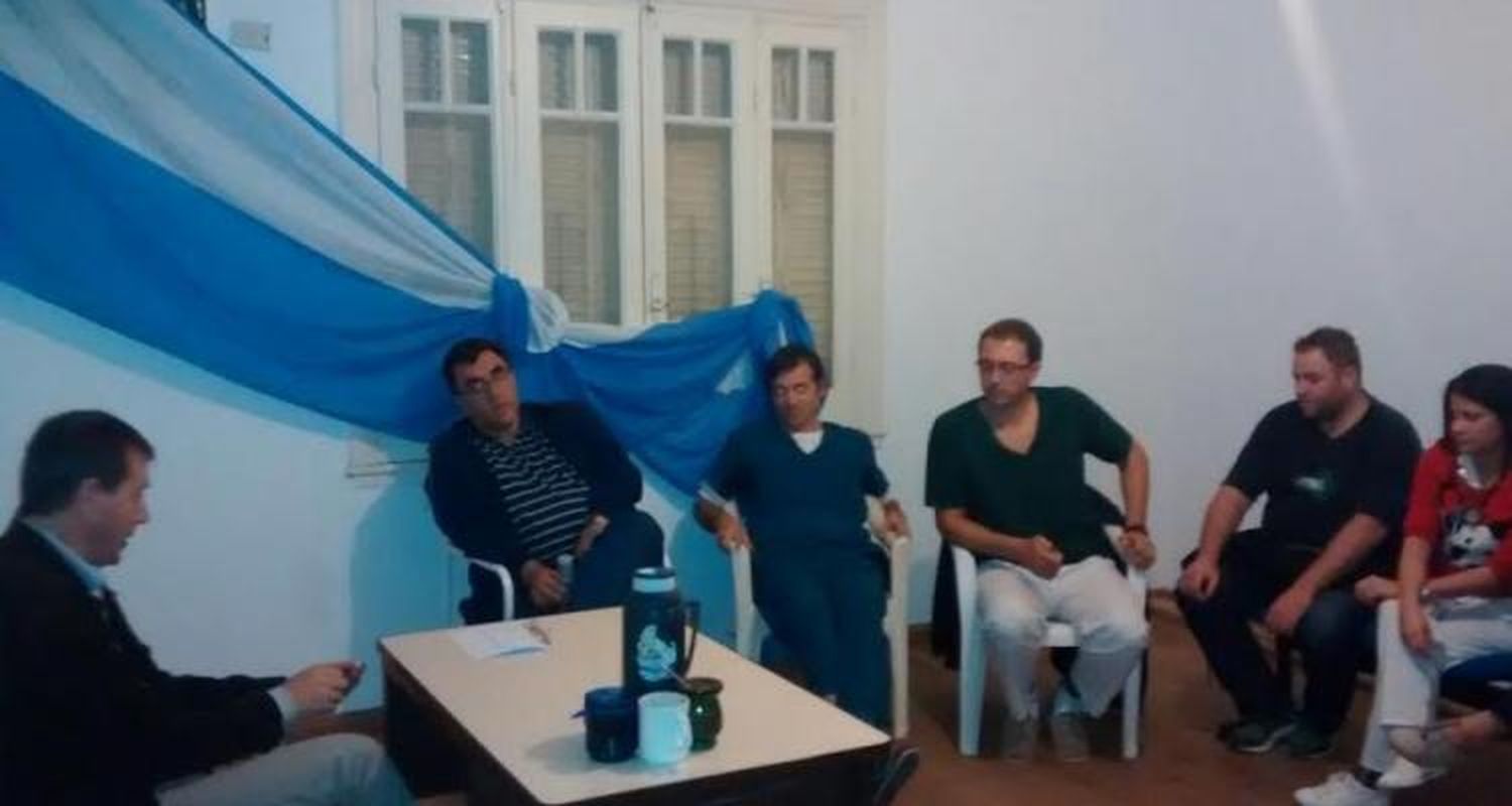 Creus se reunió con los médicos de la guardia del Hospital