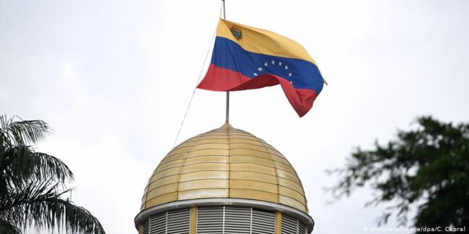 Embajador Silva: Es imposible atender petición de observar parlamentarias