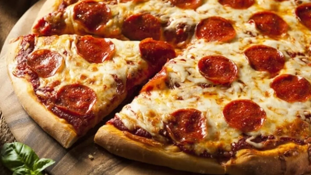 Deportista demanda a sus entrenadores por obligarlo a comer pizza con pepperoni