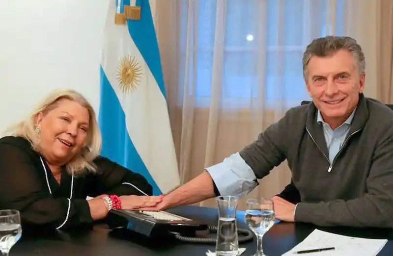 «Estoy al lado de Macri», afirmó Carrió