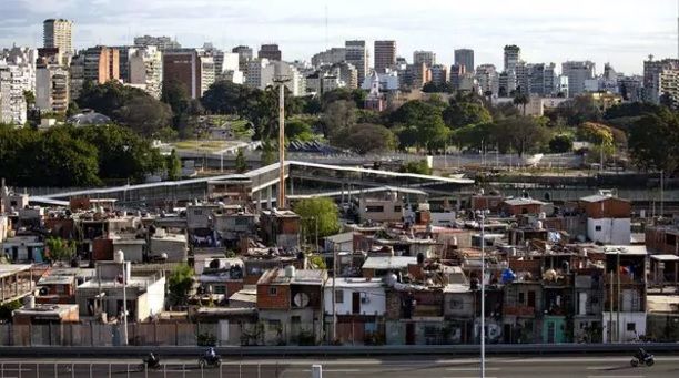 Según INDEC, el índice de pobreza en Argentina fue del 40,6% en el primer semestre de 2021