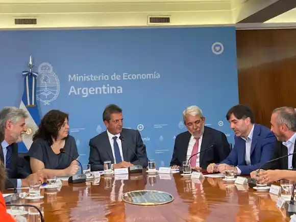 El intendente de Castelli, Francisco Echarren, ahora está al frente de la Agencia Nacional de la industria del cannabis