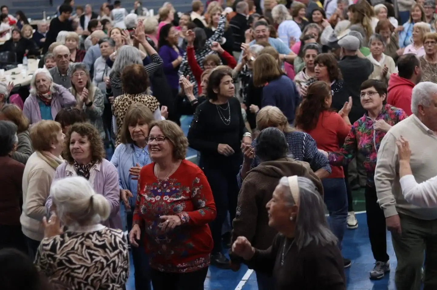 Con una gran convocatoria, se realizó el festejo por el Día del Adulto Mayor en la “Gran Tertulia” de la Unicen.