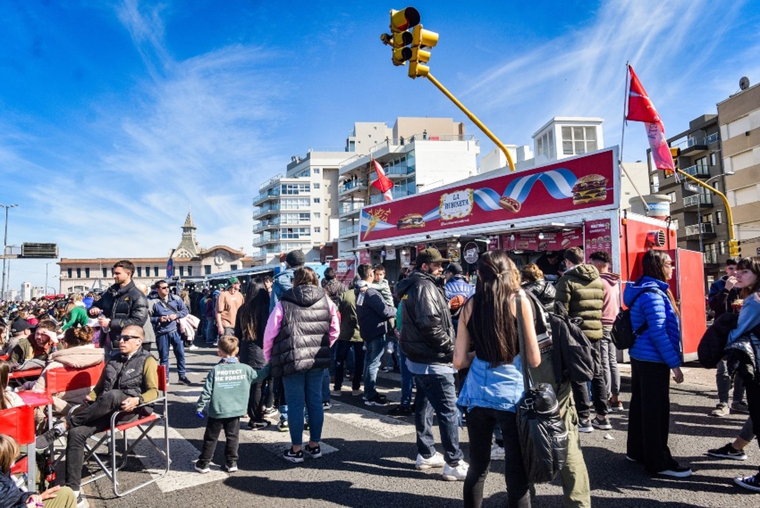 Emprendedores locales y foodtrucks, la otra atracción en el Enduro del Invierno