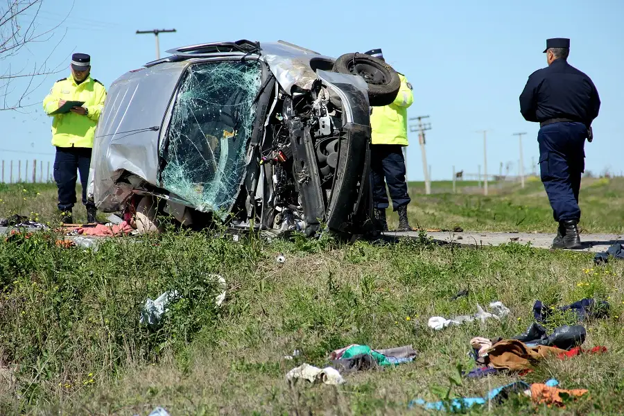 Madre e hijo mueren en un terrible vuelco en Ruta 14